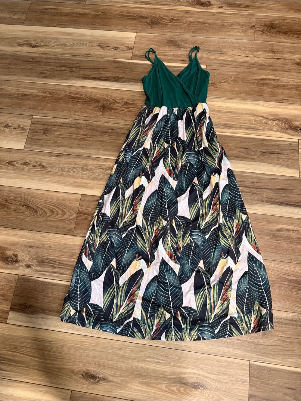 Sleeveless Green Bodice Tropical Print Maxi Dress